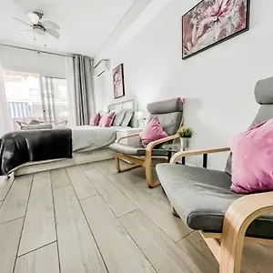 a-fully-renovated-studio-in-beautiful-nerja.1costadelsol.com/